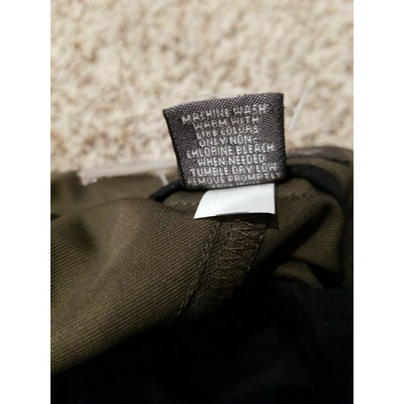 Men's Croft & Barrow Size 44, Avocado Olive Green, 9"Inseam, Cargo Shorts~NWT - Picture 6 of 11